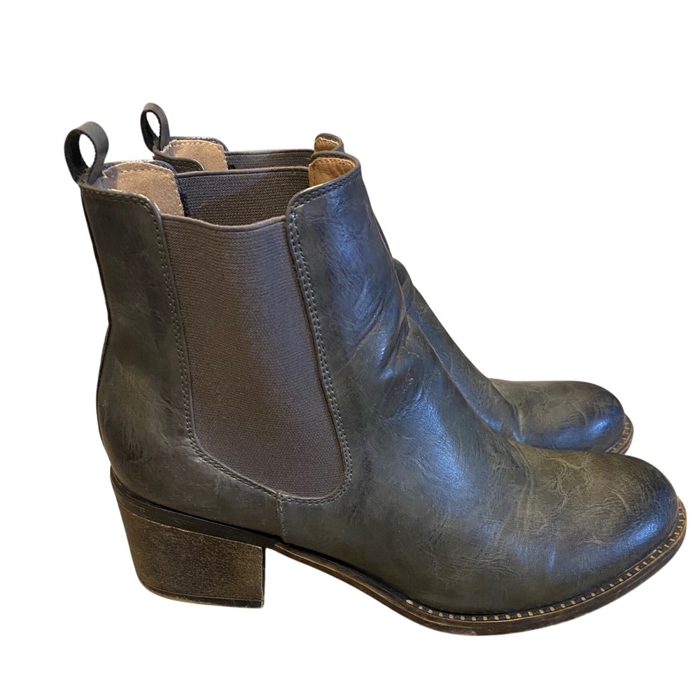 Maurices Bella Chelsea Ankle Boots Gray Faux‎ Leather Block Heel Size 10M BELLA